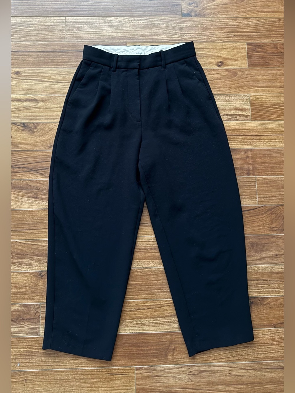 Wilfred Aritzia Black Carrot Pant Pleated Trousers High Rise Size 8